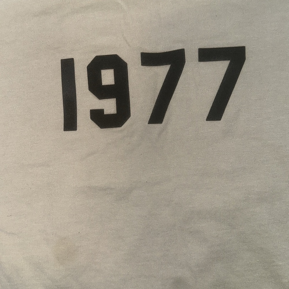 Essentials tee - Picture 2 of 2